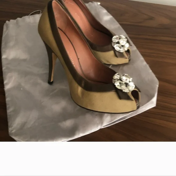 Giuseppe Zanotti: Satin Crystal Jewel Pump - Picture 2 of 4